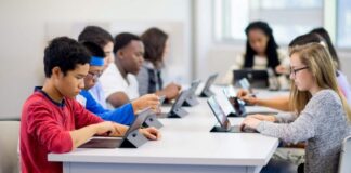 Tecnologia na educação: Problema ou solução? Especialista comenta