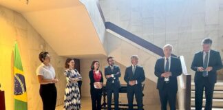 Ministro português conversa com Lula sobre cimeira a realizar em abril