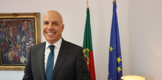 “Tenho encontrado portugueses e portuguesas absolutamente brilhantes em tudo”