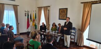 Açores: sala cheia para receber “Insignes Açorianos” de Adélio Amaro