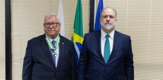 Alcides Martins, natural de Vale de Cambra, condecorado pelo Ministério Público Brasileiro