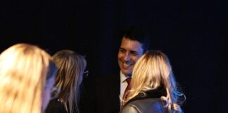 Casa cheia no Porto para ouvir Ivandro Soares Monteiro