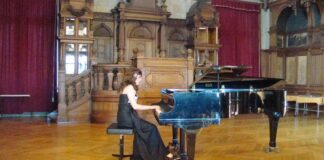 Andréa Luísa de Oliveira recorda passagem pela Europa