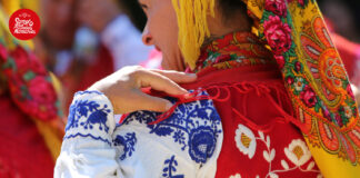 Mil mulheres desfilaram em honra de Nossa Senhora da Agonia em Viana do Castelo