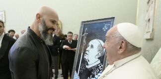 Artista português entregou obra ao Papa Francisco no Vaticano