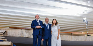 Presidentes do Brasil e de Portugal entregam Prêmio Camões à poetisa brasileira Adélia Prado