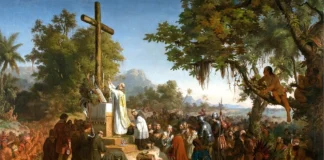 Cruz da primeira Missa realizada no Brasil retorna ao país para celebrações