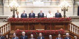 Portugal: Parlamento aprovou voto de pesar para Francisco durante cerimónia do “25 de Abril”