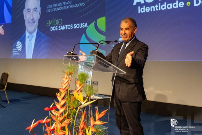 Emídio Sousa discursou no Fórum Madeira Global 2025, onde anunciou a proposta de um congresso internacional da diáspora. Foto divulgaçãoGoverno da Madeira