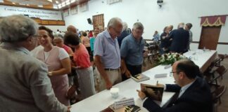 Livro sobre a história da emigração portuguesa foi lançado na Ilha do Pico