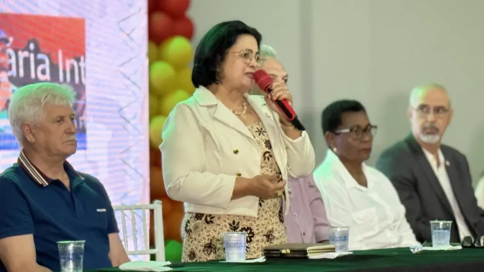 Professora Ivonete Coutinho, idealizadora da Flix, discursou na abertura da 6ª edição da Festa Literária em Altamira. Foto Aycha NunesAP