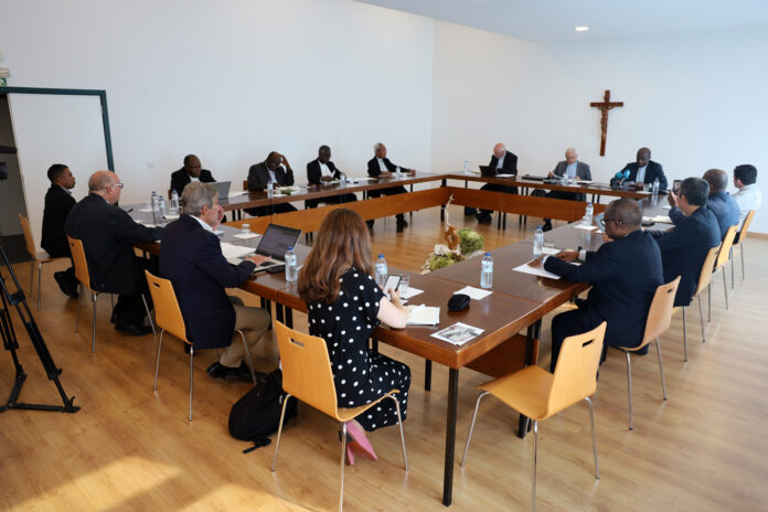 Sessão de abertura do XVI Encontro de Bispos dos Países Lusófonos, no Seminário Nossa Senhora de Fátima, em Alfragide. Foto EcclesiaPR