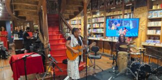 Porto: Ministra da Cultura brasileira sublinhou papel das artes no Brasil durante “concerto-falado” na Livraria Lello