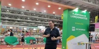 Antônio Campos palestrou na Bienal do Livro de Pernambuco
