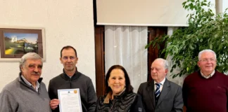 Ex-vereadora do Rio Teresa Bergher homenageia restaurante português