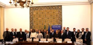 Comunidades portuguesas defendem voto eletrónico nas eleições presidenciais de 2026 Relatório do Conselho Regional das Comunidades Portuguesas na Europa advoga decisão política atempada para permitir aplicação do voto remoto nas eleições do Conselho das Comunidades Portuguesas, no segundo semestre de 2027