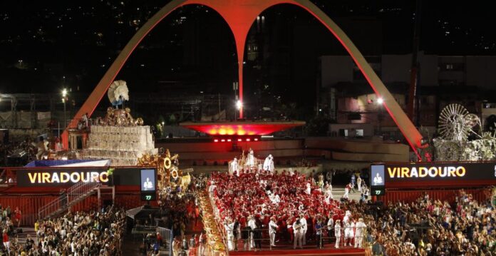 Desfile da Unidos do Viradouro na Marquês de Sapucaí durante o Carnaval 2026, no Rio de Janeiro. Foto Marco TerranovaRiotur