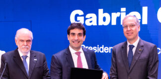 Durante evento que assinalou os seus 50 anos, Funcex distinguiu presidente do Banco Central brasileiro