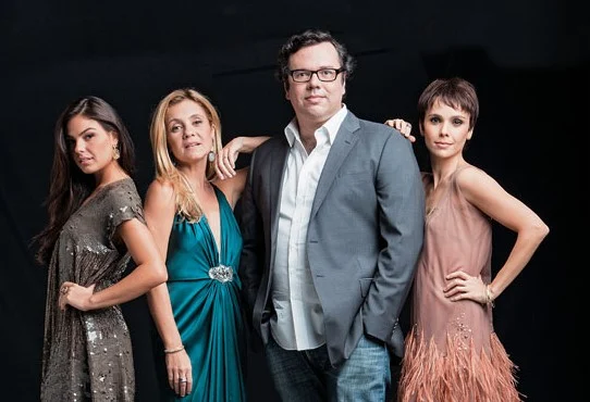 Novela “Avenida Brasil”, de João Emanuel Carneiro, com suas protagonistas, está entre os programas mais assistidos do canal em Portugal. Foto divulgação
