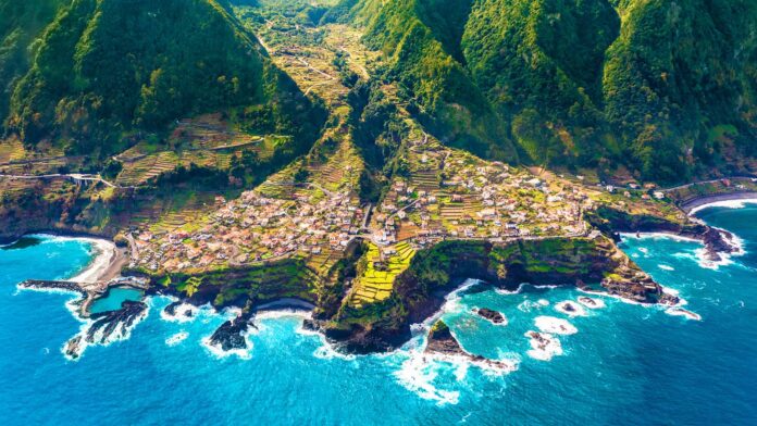 blog-article-of-10-great-reasons-to-visit-the-paradise-island-of-madeira_