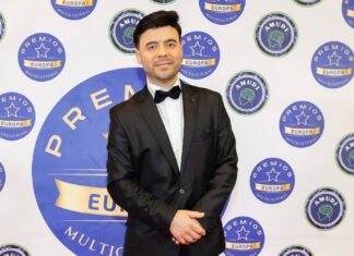 Madrid: Cantautor e produtor português Edgar Pinto recebeu o “Prémio de Excelência Artística” na categoria “cantautor”