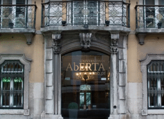 Universidade Aberta abre candidaturas às licenciaturas para o ano letivo 2026/2027