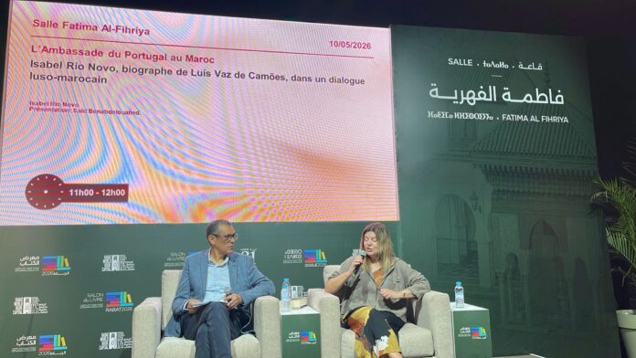 A escritora Isabel Rio Novo durante atividade literária em Rabat, no Marrocos. Foto divulgação