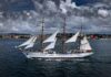NRP Sagres despede-se de Lisboa com saudação histórica no Tejo antes de missão diplomática nos Estados Unidos