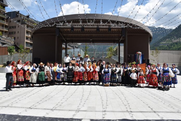 10 Festival Diaspora Grupos com autoridades (1)