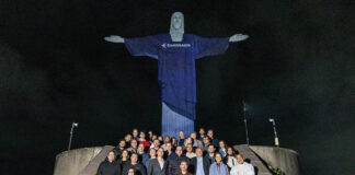 Brasil: Embraer projeta imagens no Cristo Redentor durante a abertura da assembleia anual da IATA