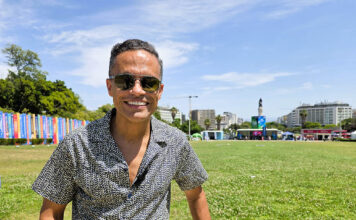 Cantor e compositor luso-brasileiro, Rodrigo Almeida afirma-se em Portugal como “ponte cultural” entre as raízes portuguesas e a alma brasileira