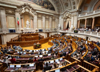 Parlamento português aprova por “unanimidade” voto de saudação pelos 25 anos do jornal BOM DIA