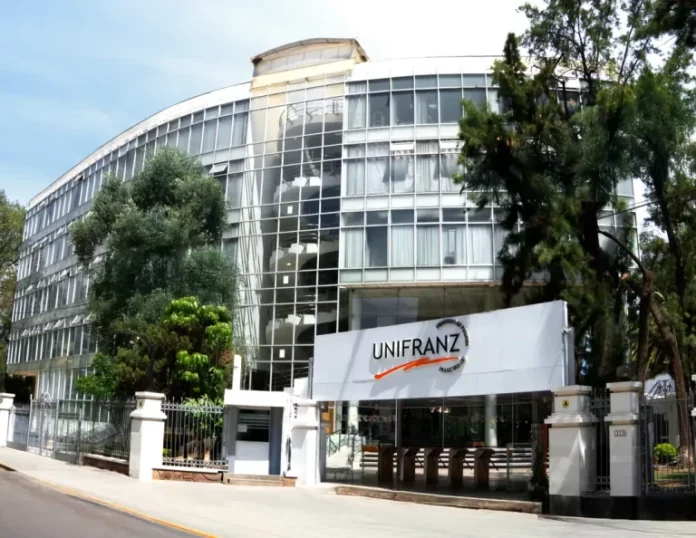 Programa de pós-graduação em Neurociências será oferecido pela UNIFRANZ, na Bolívia. Foto divulgaçãoUNIFRANZ
