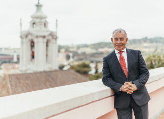 Emídio Sousa visita comunidade portuguesa na Arábia Saudita
