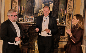 Princesa D. Maria Gabriela d’Orleans e Bragança visita Universidade de Coimbra e revive tradições académicas ligadas à Casa Real Portuguesa