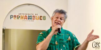 Brasil: Carlos Seixas lança livro de poemas infantojuvenis durante a Festa Literária Internacional de Paraty (FLIP)