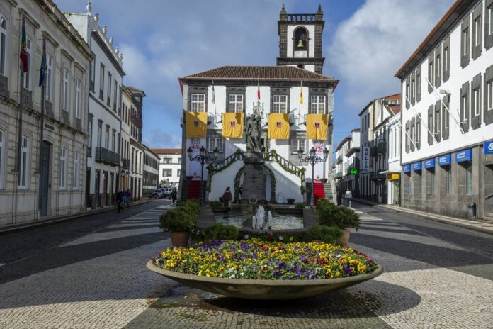 476anos131_1_1024_2500