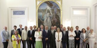 Açores: José Manuel Bolieiro anuncia estudo para avaliar impacto das migrações no desenvolvimento do arquipélago