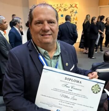 Brasil: Presidente do Conselho Distrital de Fernando de Noronha, Milton Luna recebe “Medalha do Mérito Eleitoral” Frei Caneca