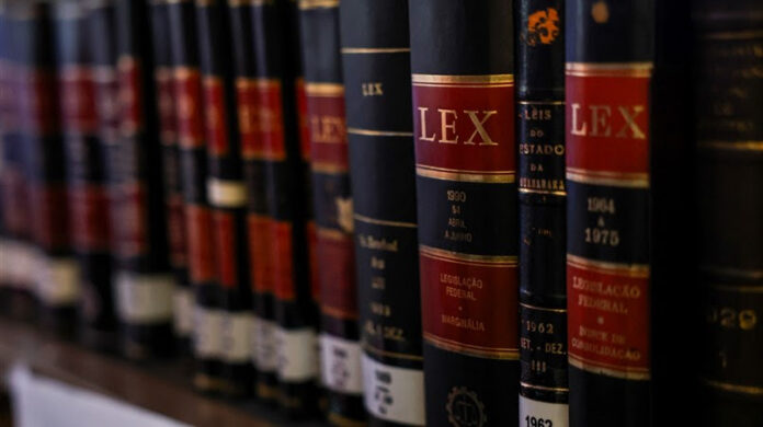 Biblioteca da Alerj preserva documentos que registram a criação e a organização dos municípios fluminenses. Foto divulgaçãoArquivo Alerj