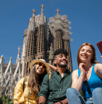 Mais de 161 mil brasileiros vivem legalmente na Espanha