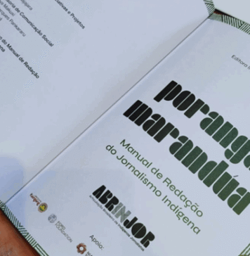 Primeiro manual de jornalismo feito por indígenas é lançado na Câmara