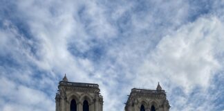França: Paris ganha biblioteca flutuante no rio Sena