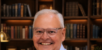 Opinião: “As Vozes que Me Deram um País”, por Diniz Borges