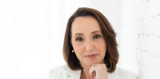 Tati Pinheiro cria nova página no Instagram dedicada exclusivamente à vida e carreira de cantora