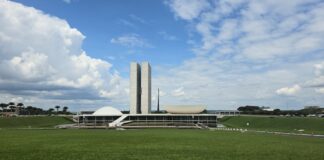 Presidenciais no Brasil chegam à reta final com diferenças entre institutos e disputa apertada pelo Planalto