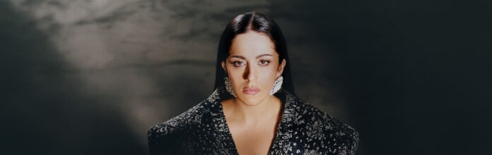Sara Correia apresenta-se em 12 de novembro na Sala Zitarrosa, em Montevidéu, durante o Festival Fado. Foto divulgação