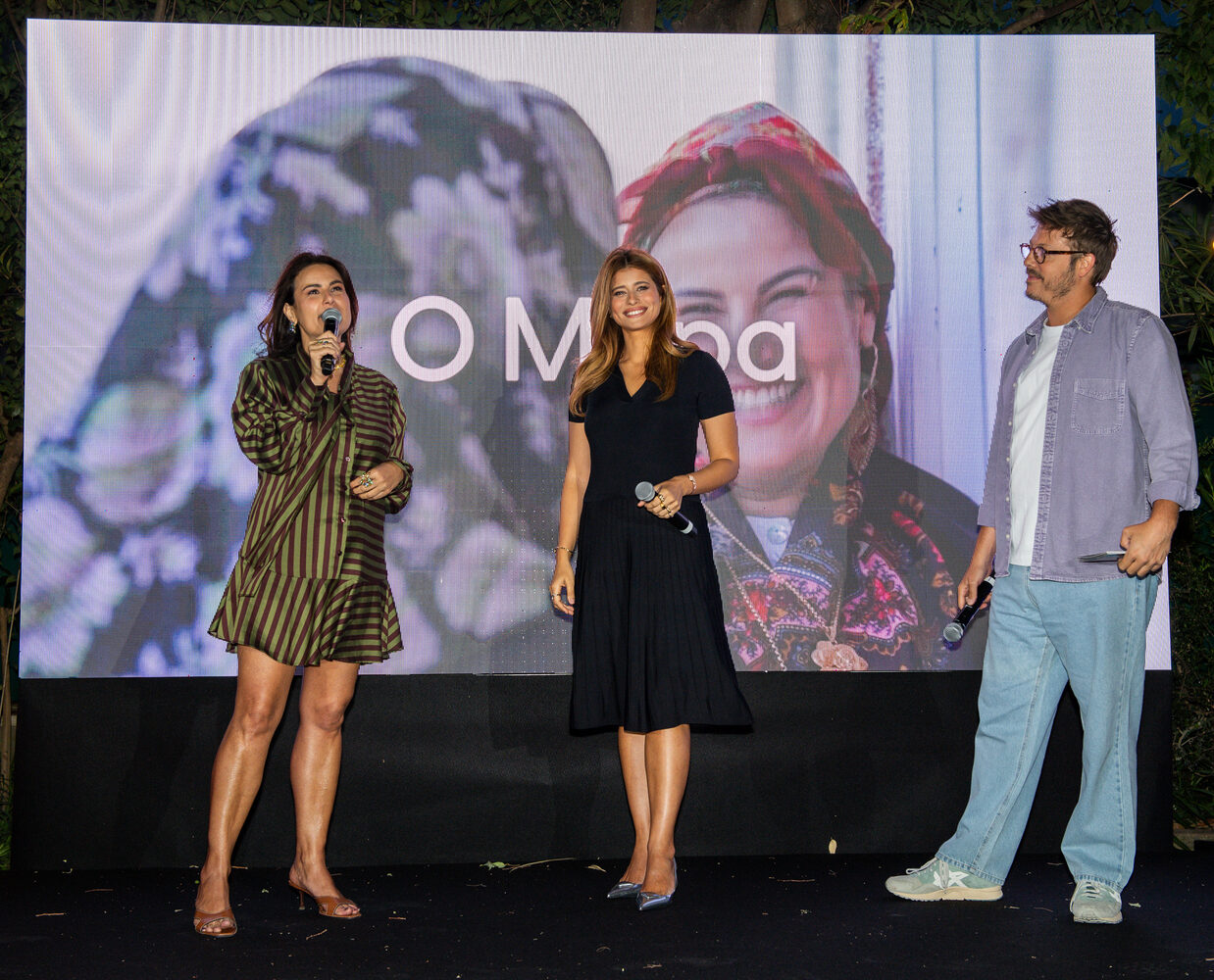 Úrsula Corona (esq.), Fábio Porchat e Isadora Cruz apresentaram evento da Globo no Goethe-Institut, em Lisboa. Foto: Carlos Pimentel