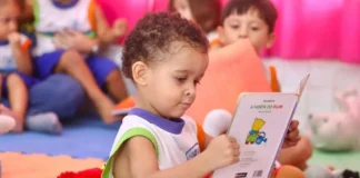 Livros e jogos educativos chegam a creches e turmas do Ensino Fundamental no Recife