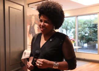 “Você precisa realmente posicionar o seu negócio”, defendeu Mônica Maciel em Genebra